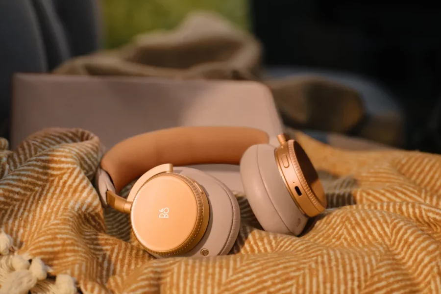 New In Sonus Art: Bang & Olufsen Beoplay H100 – Premium Headphones